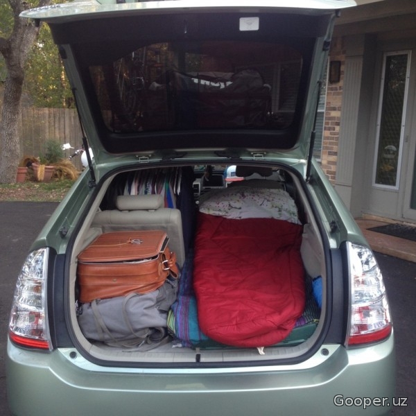 Amerikalik yigit bir yil davomida mashinasida yashadi va u buni to‘xtatmoqchi emas (+video)