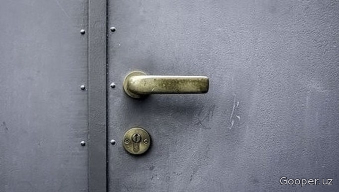 Italiyada qo‘shxotinli erkak ikkinchi oilasini yerto‘laga yashirib qo‘ygan