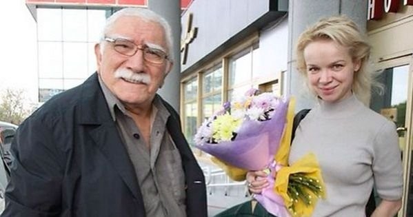80 yoshli aktyor Armen Jigarxanyan uchinchi bor uylandi