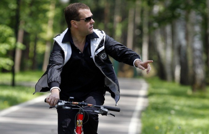 Medvedev velosipedda aylanishga bo‘lgan ishtiyoqi haqida gapirib berdi