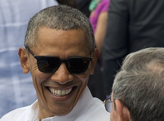 OAVda Obamaning qora ko'zoynaklari narxi e'lon qilindi