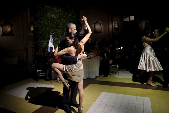 Obama Argentina prezidenti uyushtirgan qabul marosimida tango raqsiga tushdi (video)