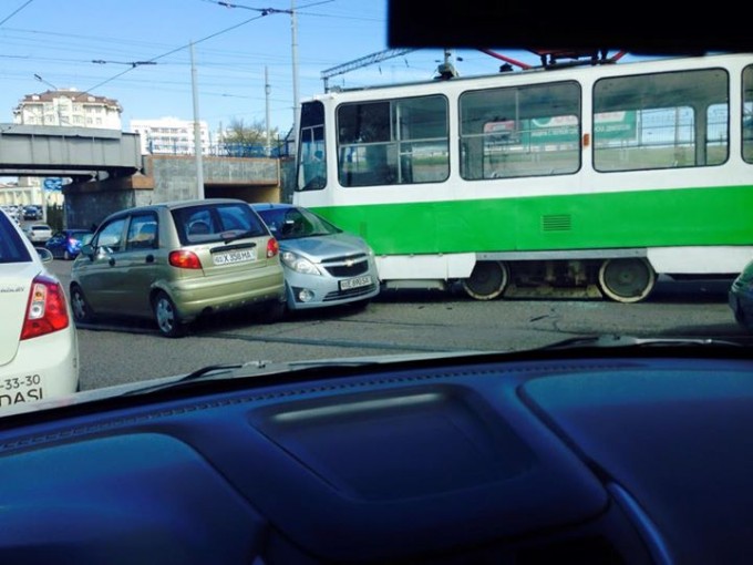 Toshkentda tramvay va Spark ishtirokida avariya sodir bo‘ldi