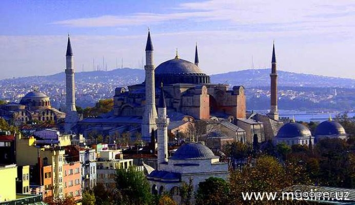 Turkiyadagi masjidlarda bepul paypoqlar tarqatilmoqda